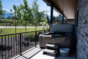 Rustic Retreat by Revelstoke Vacations